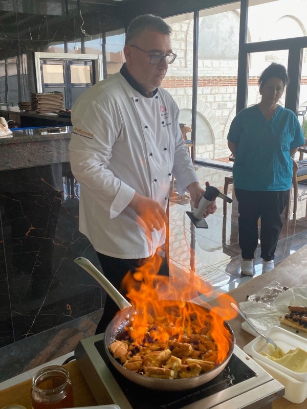 Комплекс “Дамасцена“ бе домакин на втория кралски шоколадов клас на Хармония СПА