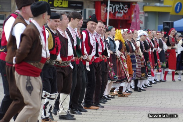 Тази събота “Тъпан бие, хоро се вие“ разлюлява площада