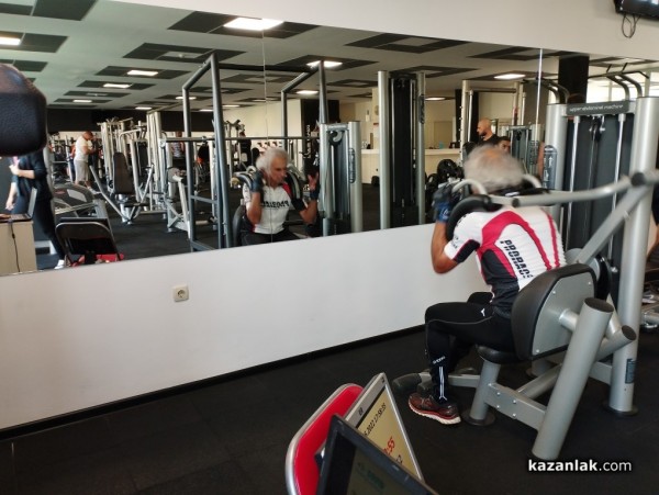 Ради Милев с ново постижение - 7 777 коремни преси / ВИДЕО