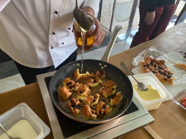 Комплекс “Дамасцена“ бе домакин на втория кралски шоколадов клас на Хармония СПА