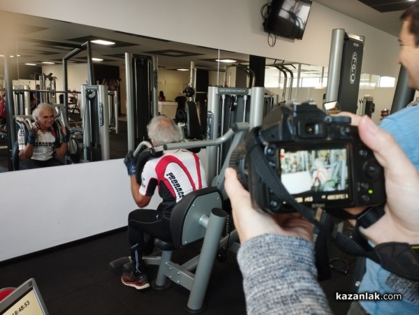 Ради Милев с ново постижение - 7 777 коремни преси / ВИДЕО