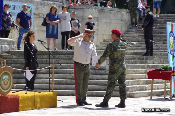 Военна клетва край паметника на Хаджи Димитър