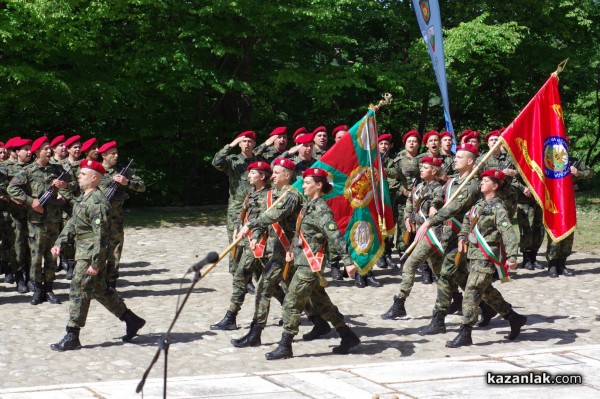 Военна клетва край паметника на Хаджи Димитър