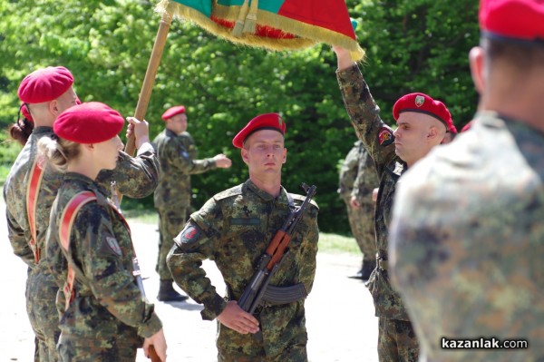 Военна клетва край паметника на Хаджи Димитър