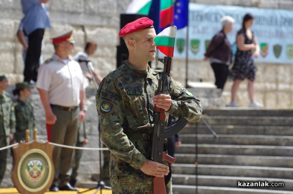 Военна клетва край паметника на Хаджи Димитър