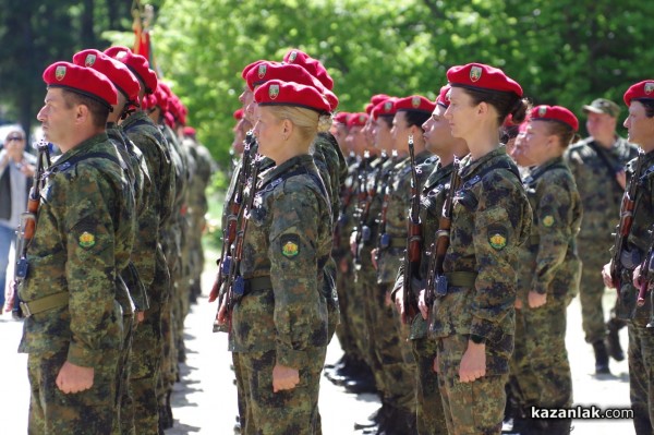 Военна клетва край паметника на Хаджи Димитър