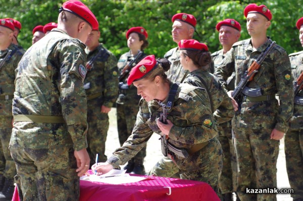 Военна клетва край паметника на Хаджи Димитър