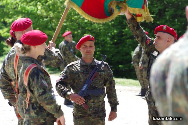 Военна клетва край паметника на Хаджи Димитър