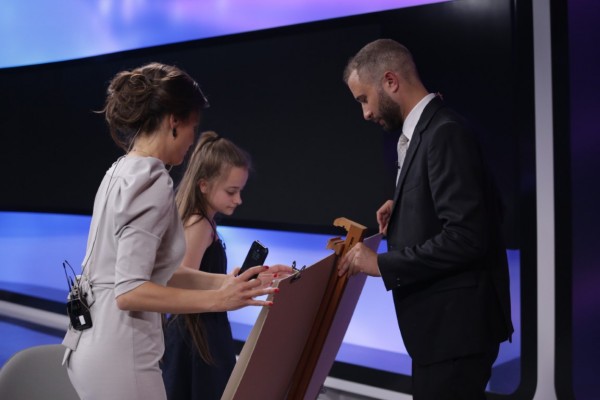 Художничката Фая гостува в ефира на bTV Action с Димитър Бербатов