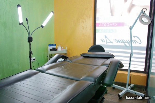 Млади, свежи, амбициозни - екипът на най-новия салон за красота в Казанлък “Studio Di“ 