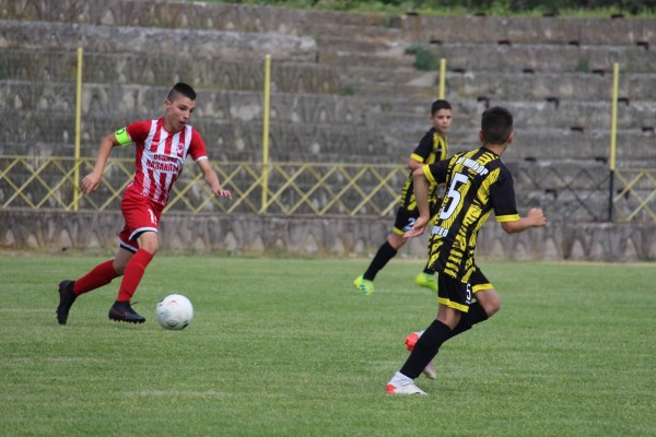 Набор 2009 на Розите  грабнаха купата на Областния съвет на БФС