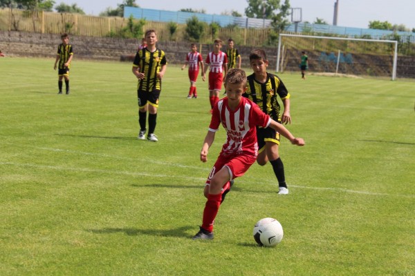 Набор 2009 на Розите  грабнаха купата на Областния съвет на БФС