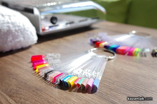 Млади, свежи, амбициозни - екипът на най-новия салон за красота в Казанлък “Studio Di“ 