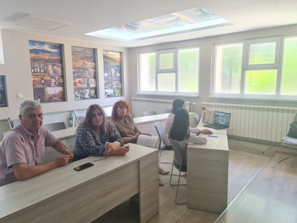 ПГЛПТ участва в международен проект с училища от Гърция и Египет