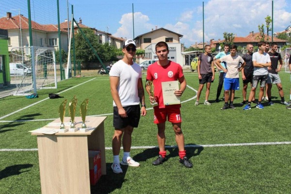 Отборите на “Вапцаров“, МГ-то и Механото са шампионите в общинското първенство по футбол