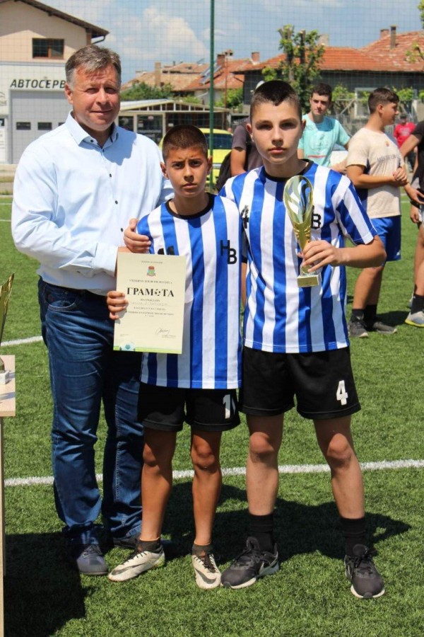 Отборите на “Вапцаров“, МГ-то и Механото са шампионите в общинското първенство по футбол