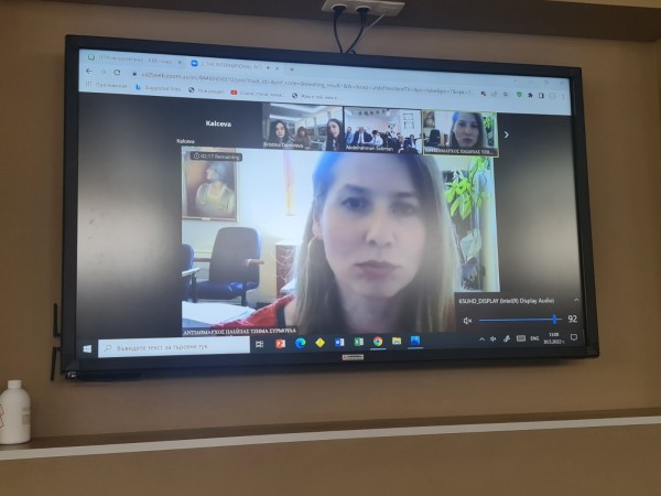 ПГЛПТ участва в международен проект с училища от Гърция и Египет