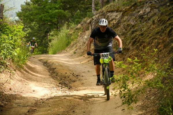 При голям интерес се проведе състезанието по планинско колоездене и бягане “Спици и бодли“