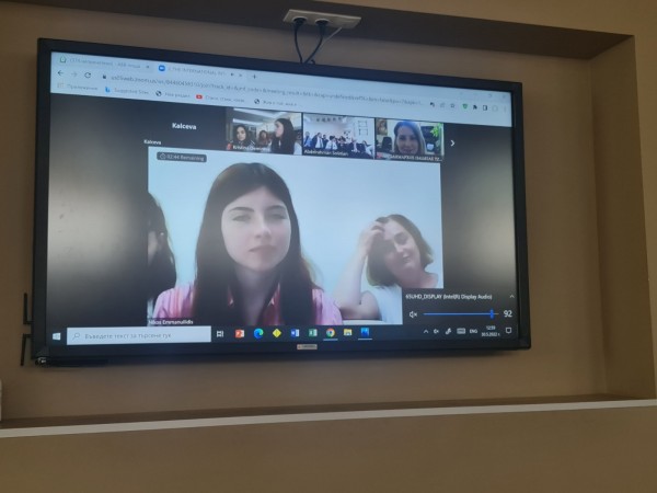 ПГЛПТ участва в международен проект с училища от Гърция и Египет