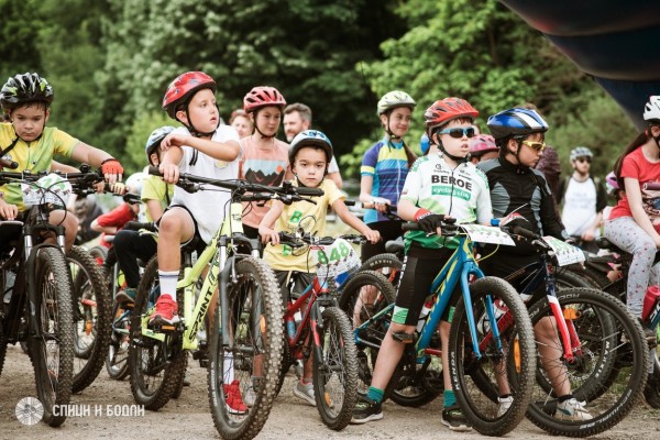 При голям интерес се проведе състезанието по планинско колоездене и бягане “Спици и бодли“