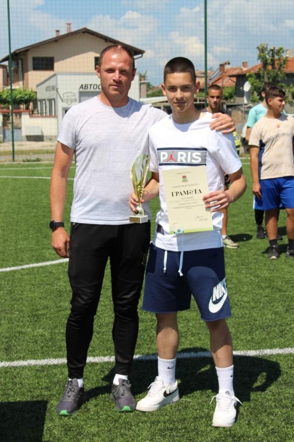 Отборите на “Вапцаров“, МГ-то и Механото са шампионите в общинското първенство по футбол