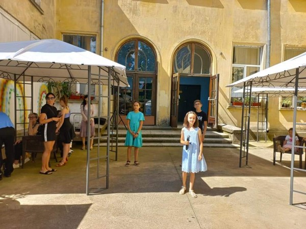 Библиотеката и НЧ “Искра“ спретнаха детски празник