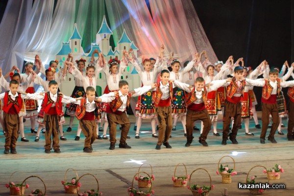 Приказен бал на принцесите на Казанлък