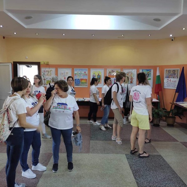 ОУ “Георги Кирков“ посрещна гости от Латвия, Португалия, Италия, Румъния и Турция