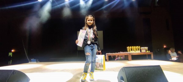 Малките певици Илона и Катрин с много награди през май