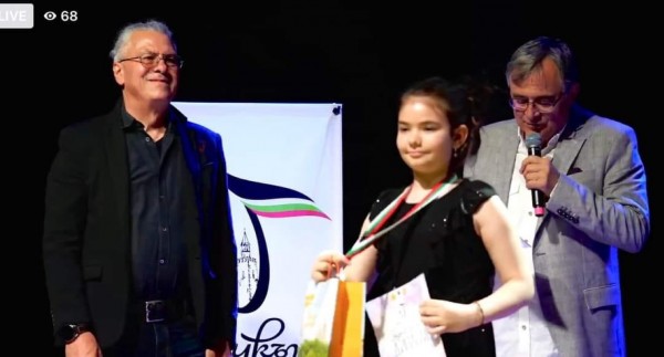 Малките певици Илона и Катрин с много награди през май