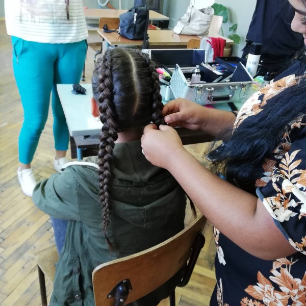 Безплатни прически и съвети във второто Турне на красотата на ПГ “Акад. Петко Стайнов“