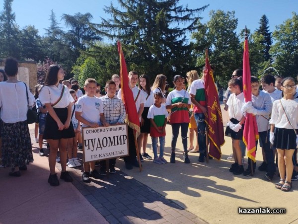 Казанлък отдава почит пред гибелта на Христо Ботев и загиналите за свободата на България