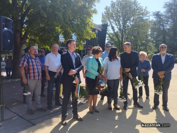 Казанлък отдава почит пред гибелта на Христо Ботев и загиналите за свободата на България