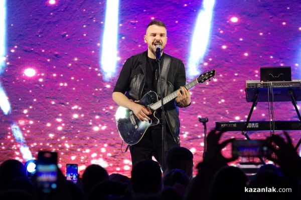 Вицепрезидентът на Република България короняса Царица Роза 2022 Белослава Желева