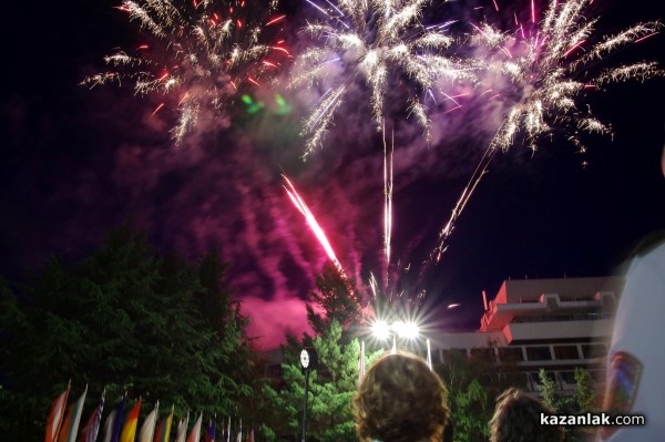 Вицепрезидентът на Република България короняса Царица Роза 2022 Белослава Желева