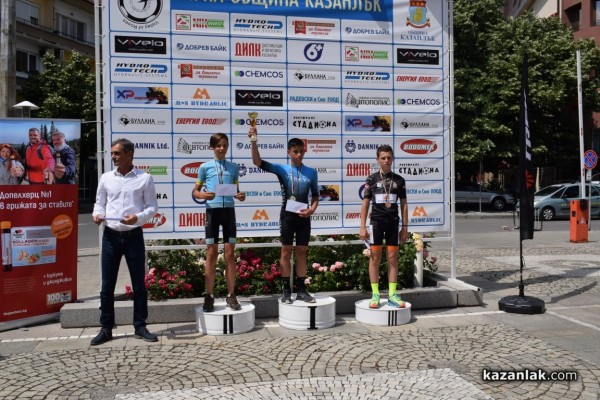 Над 100 колоездачи се бориха за Купа “Долината на тракийските владетели 2022“