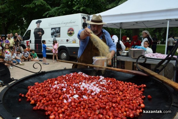 Розариумът се превърна в кулинарна арена за апетитни изкушения 