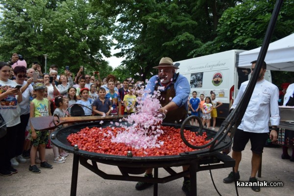 Розариумът се превърна в кулинарна арена за апетитни изкушения 