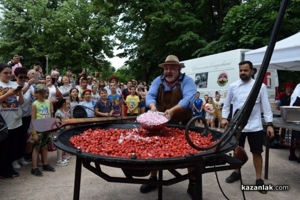 Розариумът се превърна в кулинарна арена за апетитни изкушения 