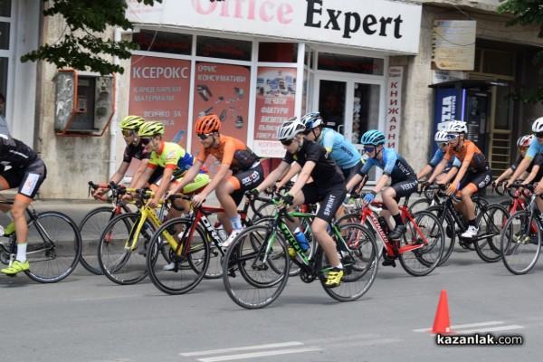 Над 100 колоездачи се бориха за Купа “Долината на тракийските владетели 2022“