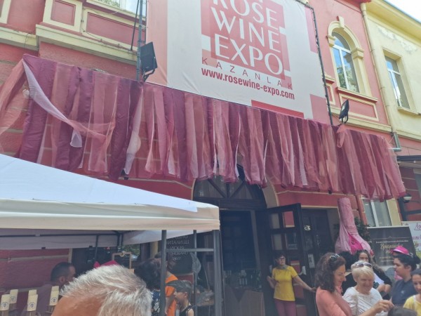 Кметът поздрави 11-то издание на Фестивала на виното Розе в Казанлък