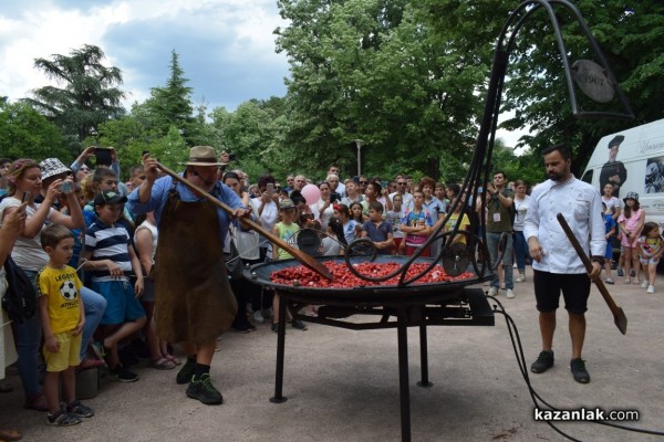 Розариумът се превърна в кулинарна арена за апетитни изкушения 