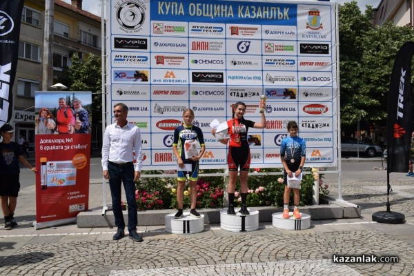 Над 100 колоездачи се бориха за Купа “Долината на тракийските владетели 2022“