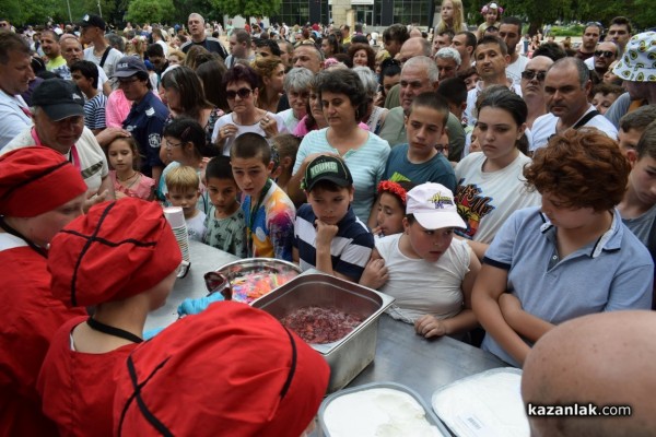 Розариумът се превърна в кулинарна арена за апетитни изкушения 