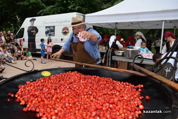 Розариумът се превърна в кулинарна арена за апетитни изкушения 