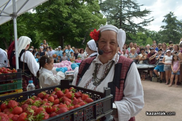 “Хлябът на българина“ и казанлъшки сладолед с Ути Бъчваров 2022