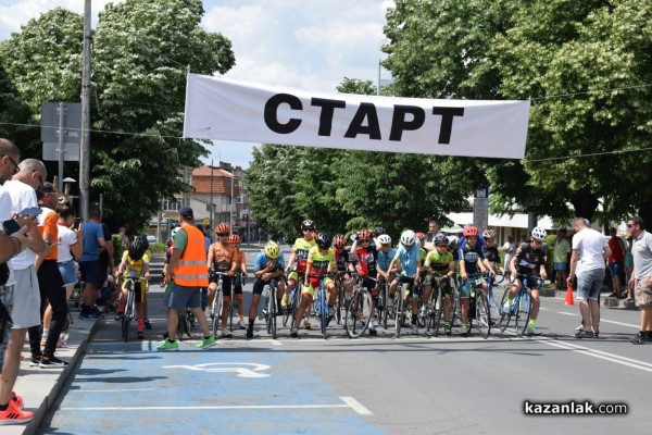 Над 100 колоездачи се бориха за Купа “Долината на тракийските владетели 2022“