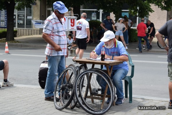 Над 100 колоездачи се бориха за Купа “Долината на тракийските владетели 2022“