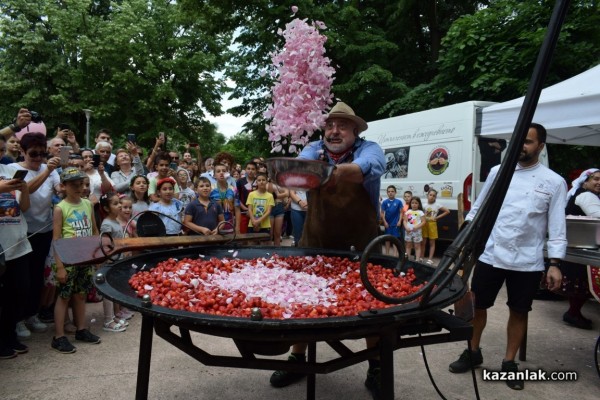 Розариумът се превърна в кулинарна арена за апетитни изкушения 