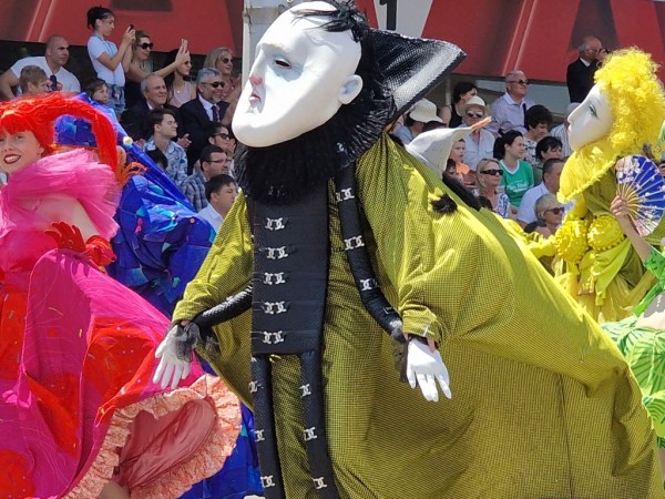 Изобилие от цветове, аромати и емоции на кулминацията на 119-я Празник на розата в Казанлък